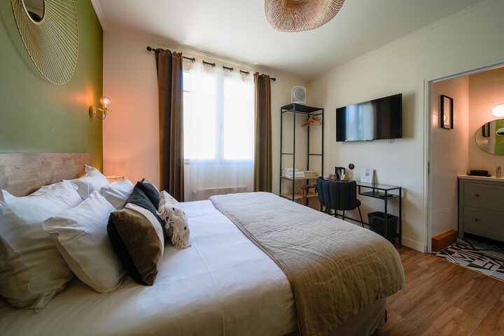 Room 47 of 103