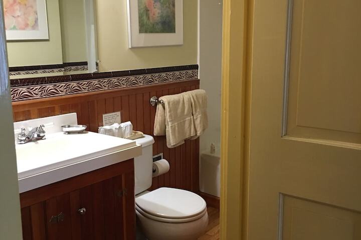 Room 13 of 22