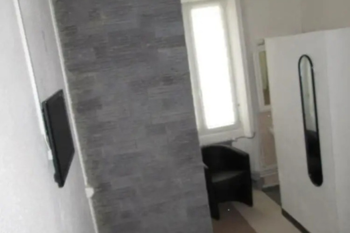 Room 17 of 32