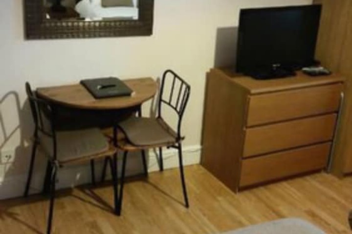 Room 11 of 25