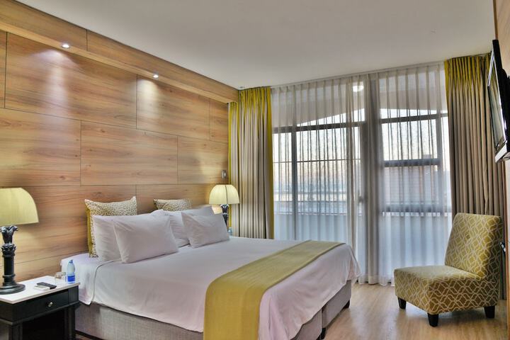 Room 8 of 43