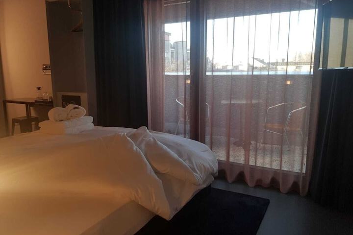 Room 15 of 49