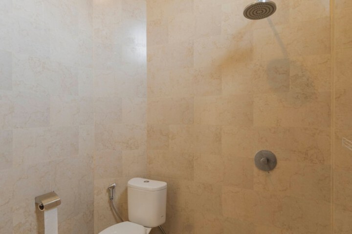 Room 16 of 21