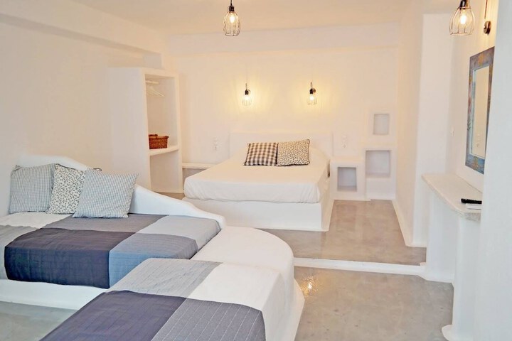 Room 15 of 37