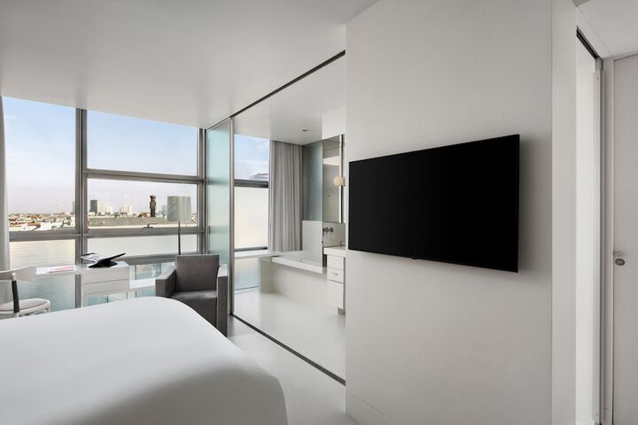Room 31 of 193