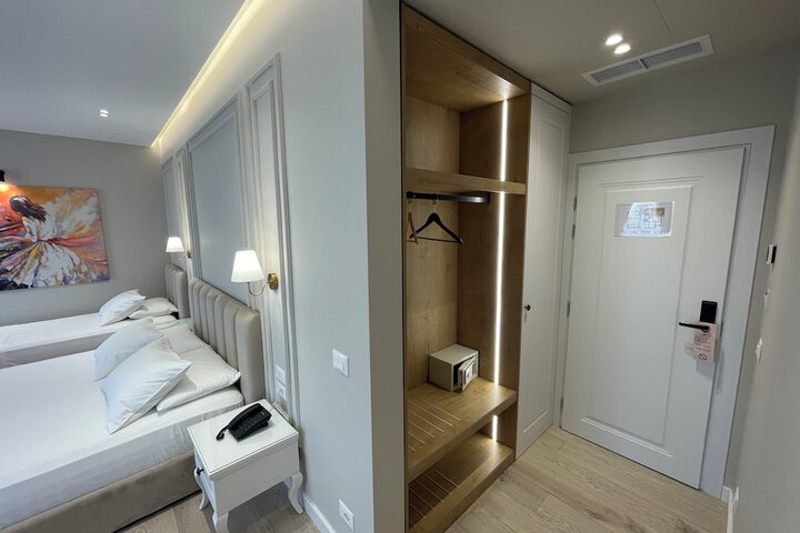 Room 45 of 92
