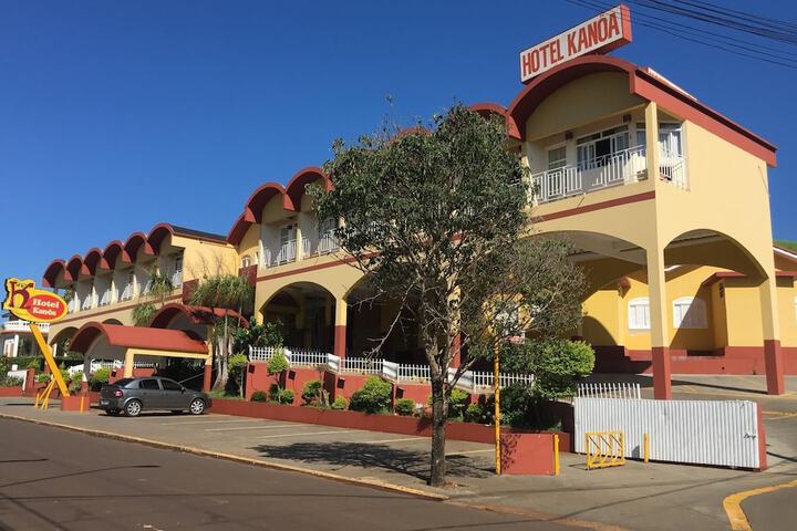 Kanoa Hotel