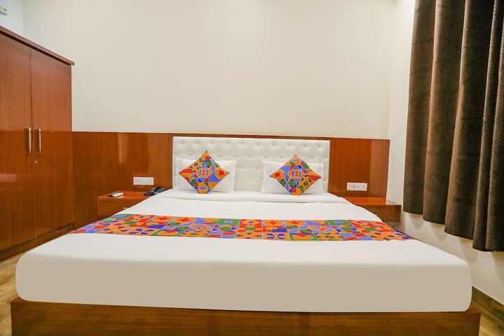 Room 16 of 37