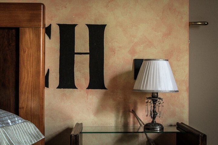 Room 26 of 48