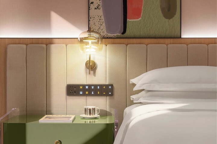 Room 18 of 53