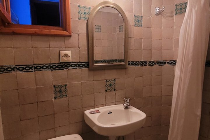 Room 32 of 51