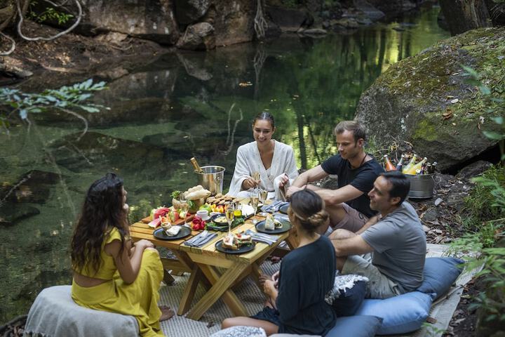 Dining 45 of 76
