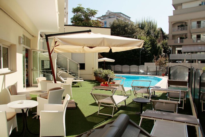 Terrace/Patio 32 of 37
