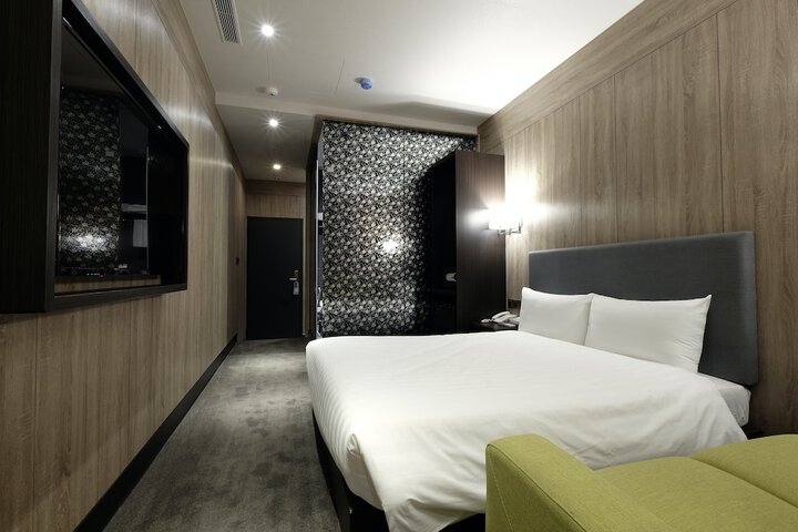 Room 30 of 89