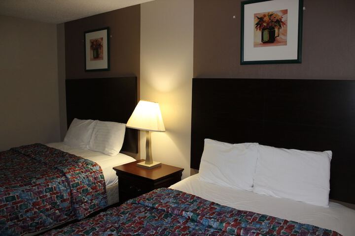 2 Double Beds (17 of 27)