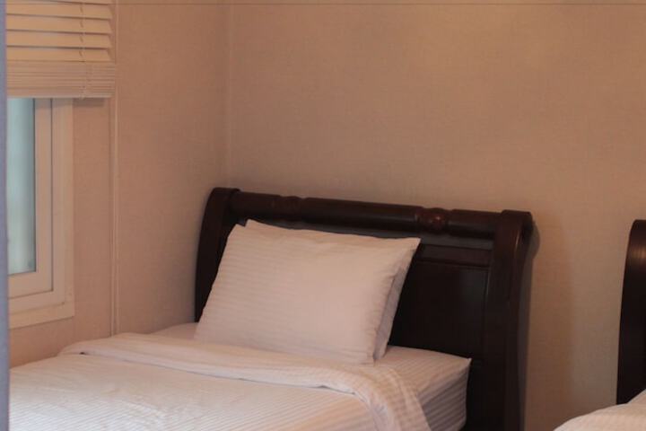 Room 29 of 86