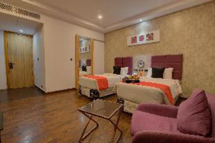 Room 10 of 21