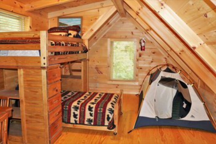 Room 2 of 194