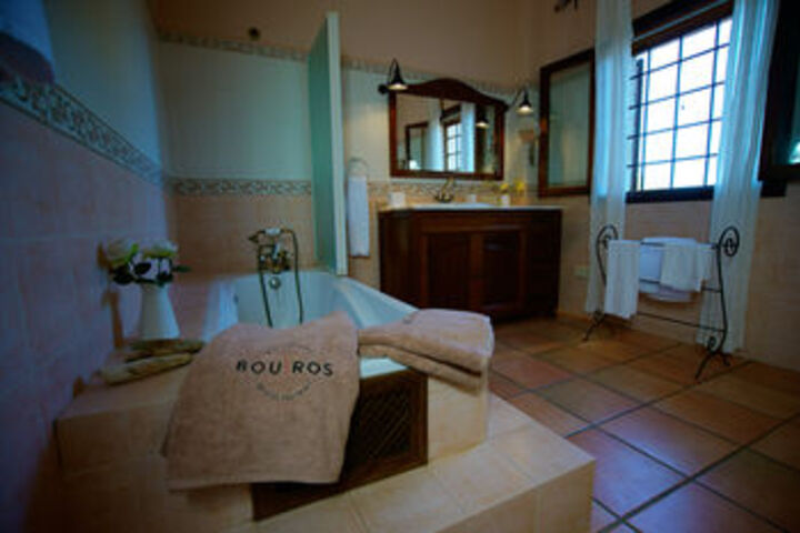 Room 4 of 32