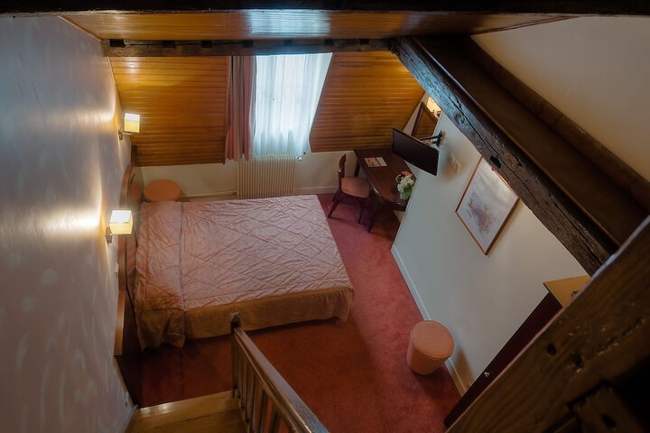 Room 11 of 39
