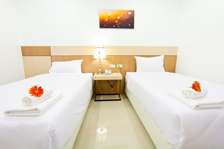 Room 10 of 36