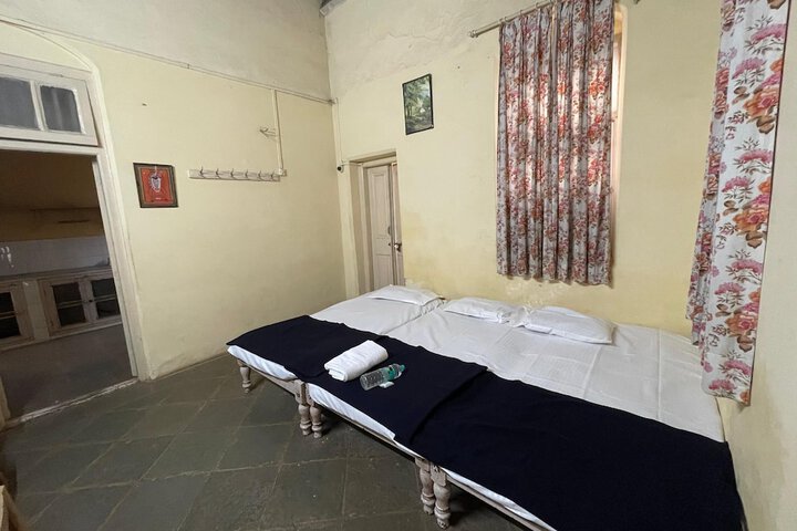 Room 3 of 15