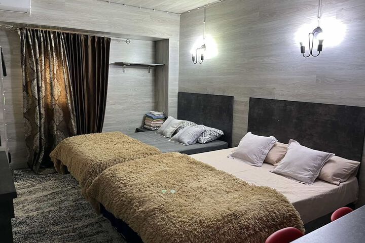 Room 3 of 106