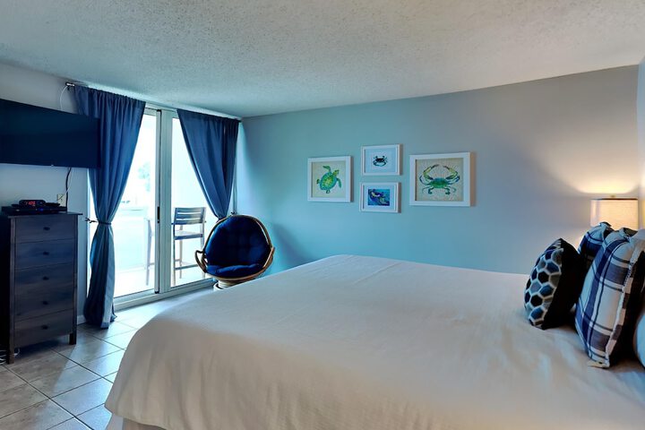 Room 3 of 84