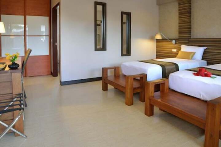 Room 5 of 38