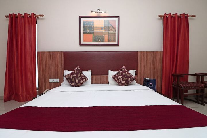 Room 12 of 25