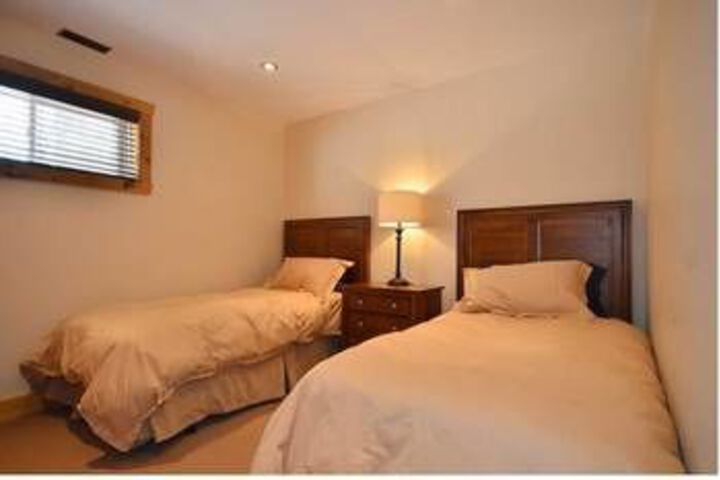Room 5 of 14