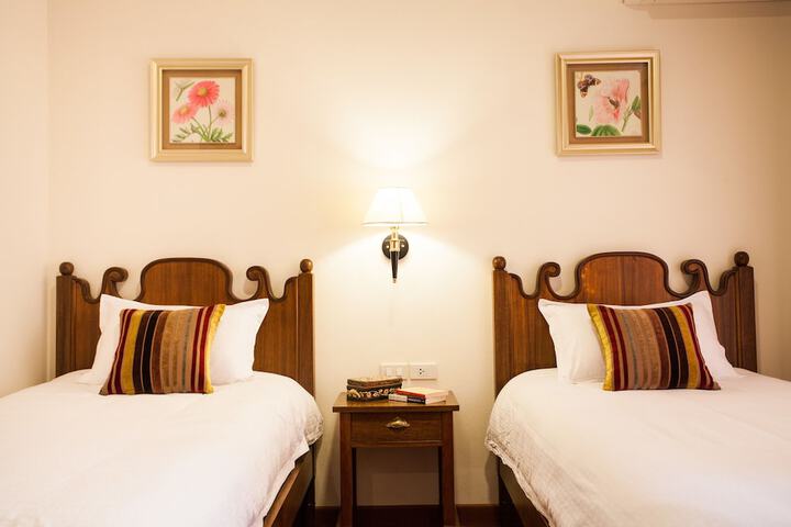 Room 4 of 20