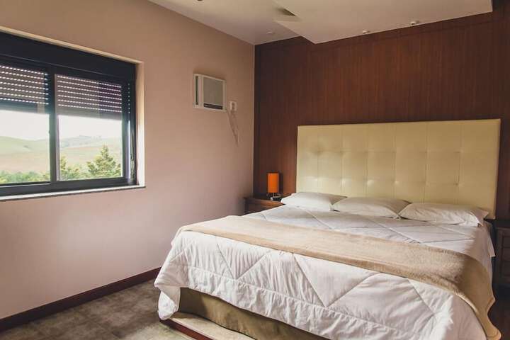 Room 12 of 20