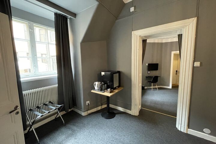Room 73 of 149