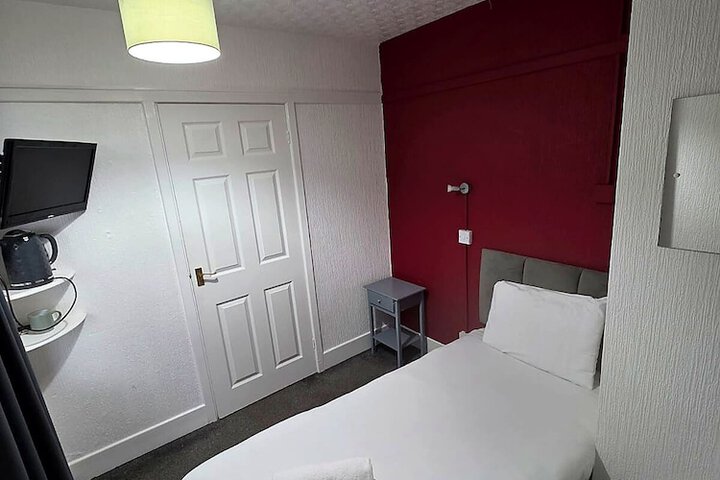 Room 46 of 112