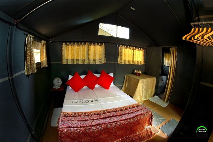 Room 12 of 14