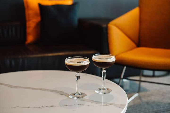 Lounge 50 of 78
