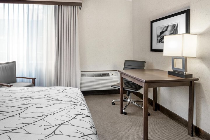 Room 34 of 92