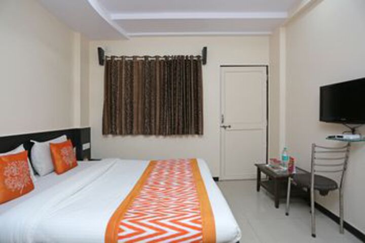 Room 13 of 23