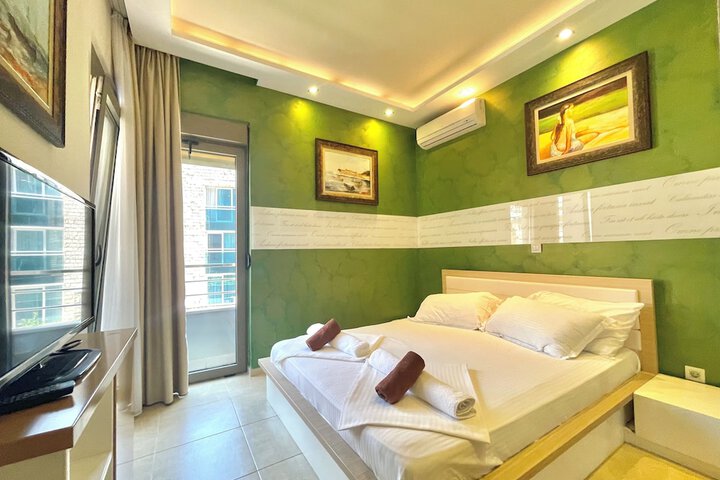 Room 6 of 119