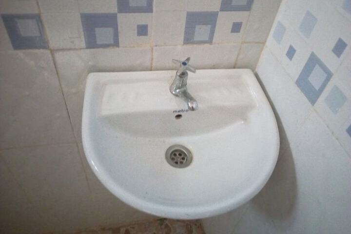 Room 6 of 11