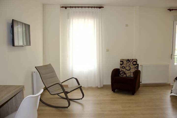 Room 45 of 136