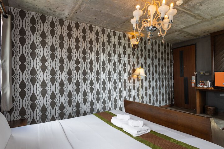 Room 9 of 29