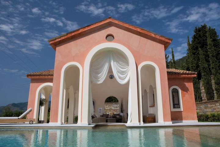 Hotel with Pool
