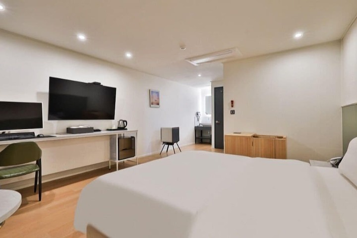 Room 7 of 44