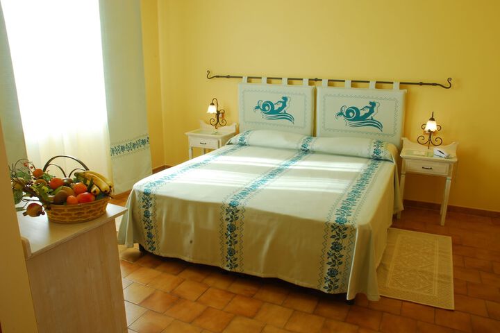 Room 6 of 160