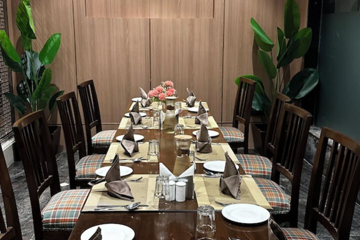 Dining 25 of 37