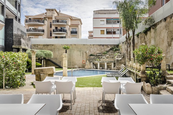 Pools & Facilities
