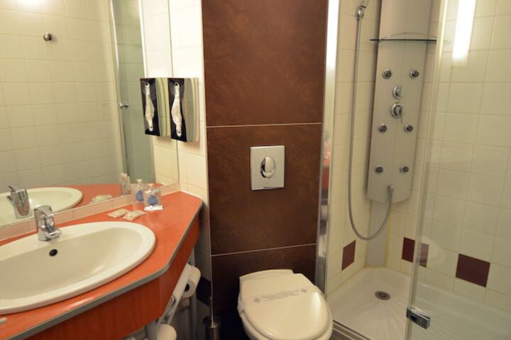 Room 18 of 63
