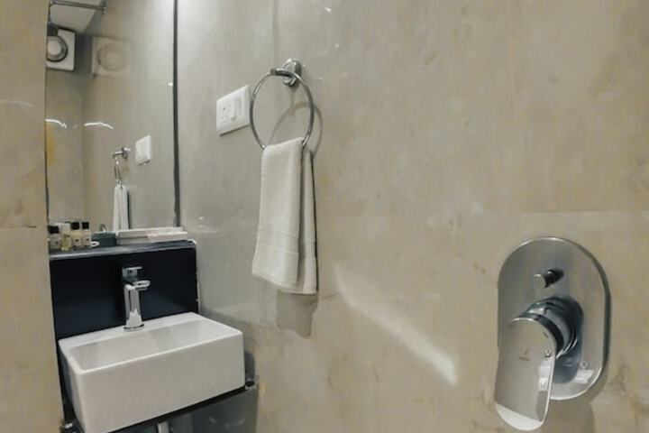 Room 140 of 161